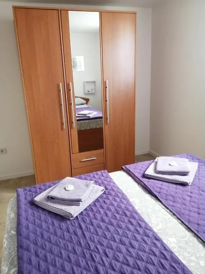 Apartment Lavanda Premantura 0*,