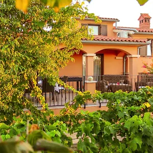 https://holiday-house-st-marina.pula-hotels.org